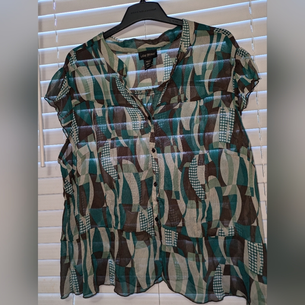 Lane Bryant Women's Plus Size Sheer Ruffle Sleeve Blouse. Size 26/28. EUC